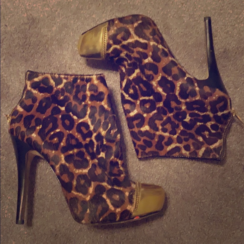 Michael Kors Leopard Fur heel booties